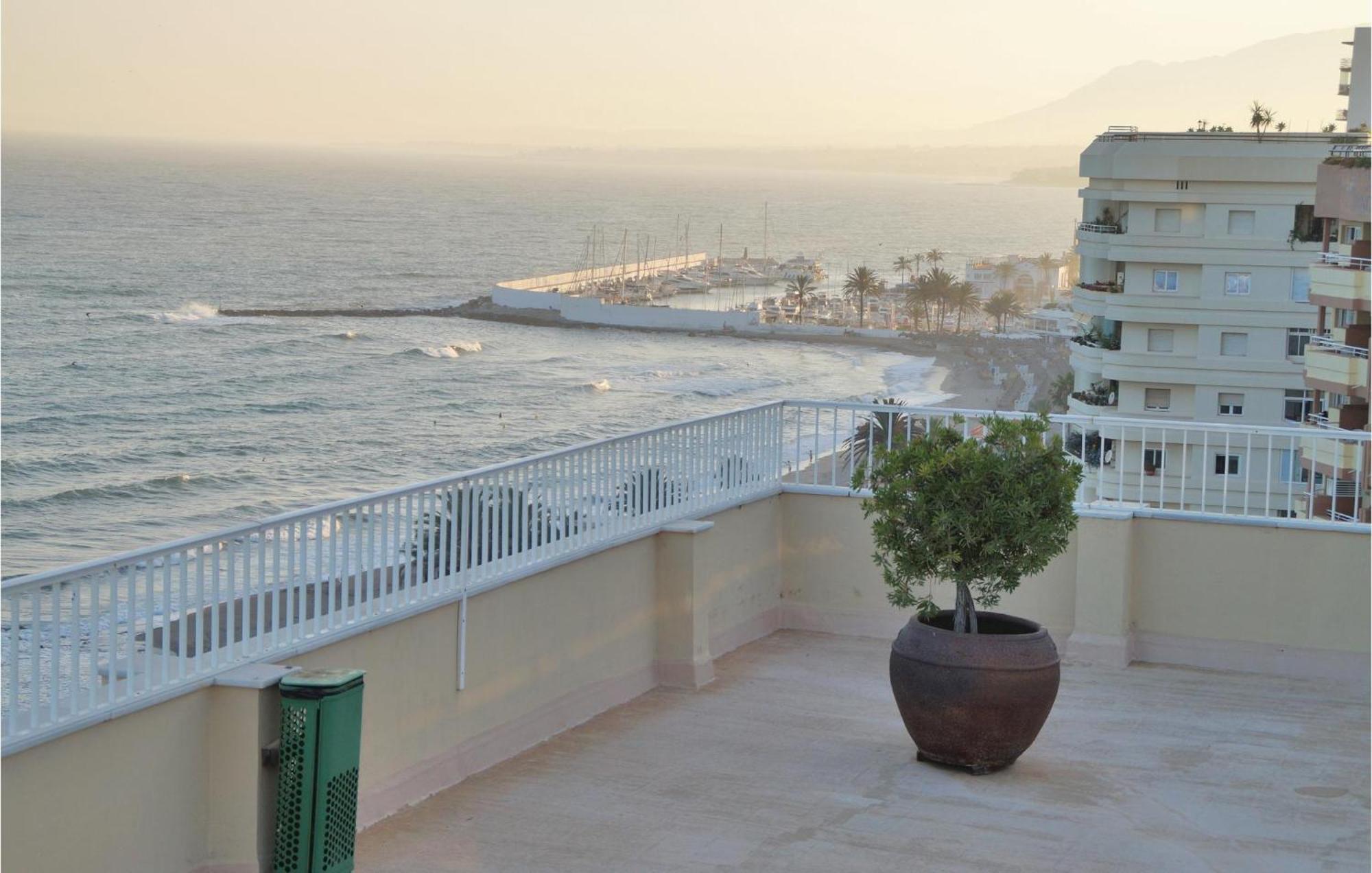Appartamento 3 Bedroom Lovely In