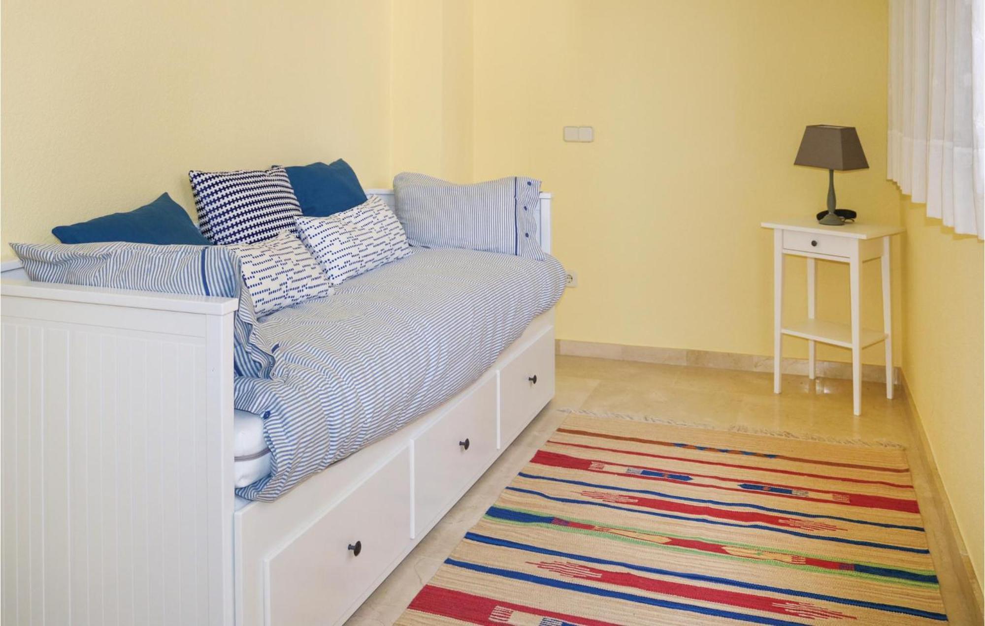 Leilighet 3 Bedroom Lovely In *