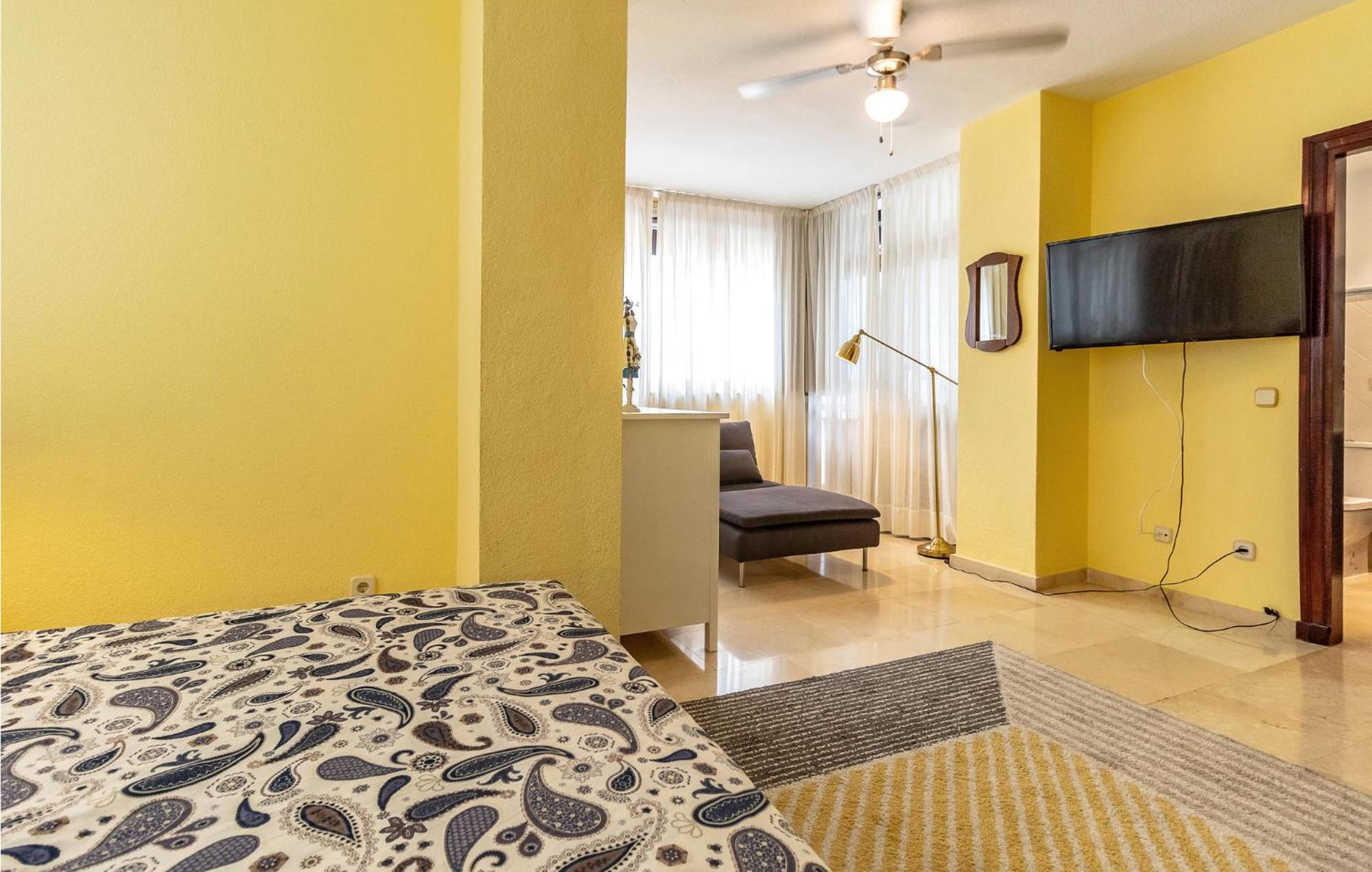 Leilighet 3 Bedroom Lovely In *